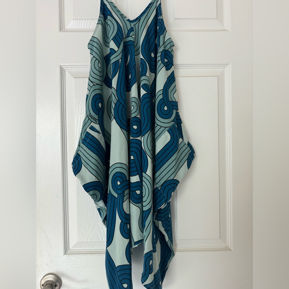 EUC Manuheali’i Handkerchief style dress.